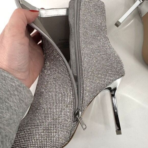 NIB Steve Madden Elysia Rhinestone Pointed toe Boot Bootie Size 9.5 Glitter Glam - Picture 12 of 16
